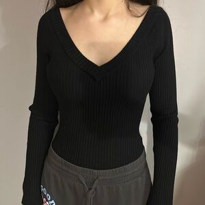 XS/S V-Neck Ribbed Bodysuit. Been worn once, is in great condition. Windsor.
